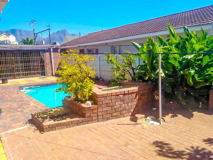 4 Bedroom Property for Sale in Crawford Western Cape
